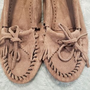 Minne Tonka Kilty Hard sole Moccasins